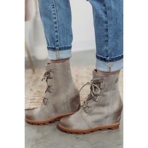 Sorel / Joan Of Arctic Wedge Mid Casual Boots Leather